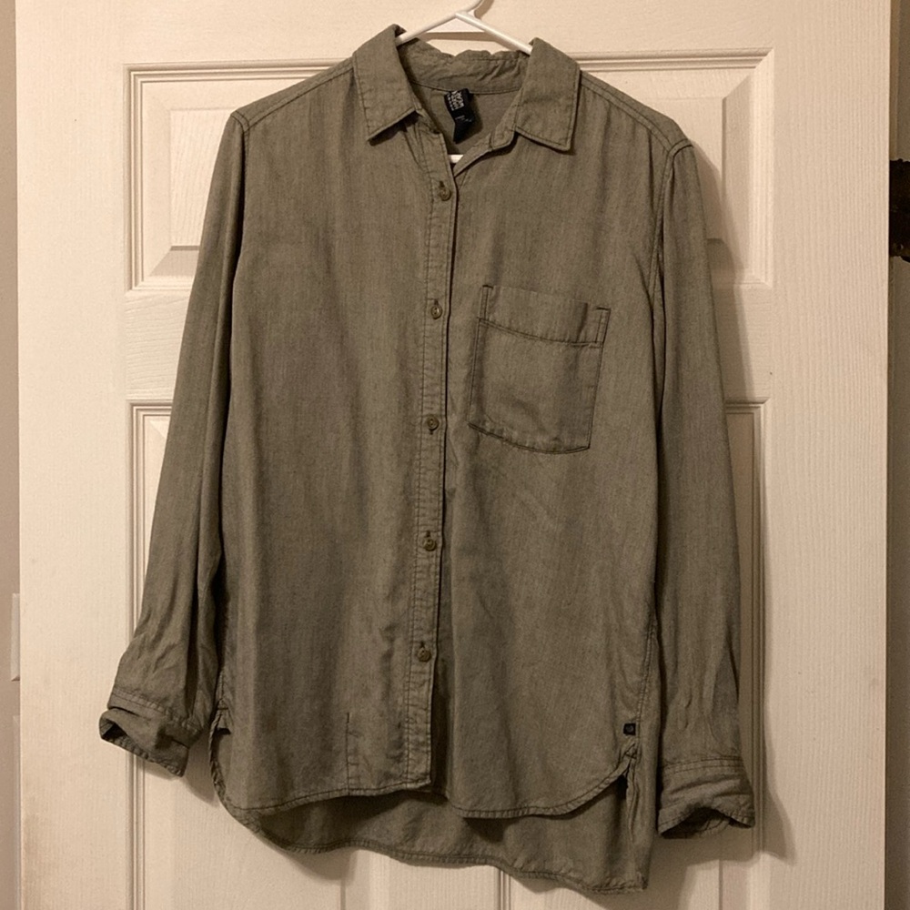 Mountain Hardwear Button Up Shirt